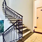 Ξενοδοχείο με διαμερίσματα By Lr - Self Check In