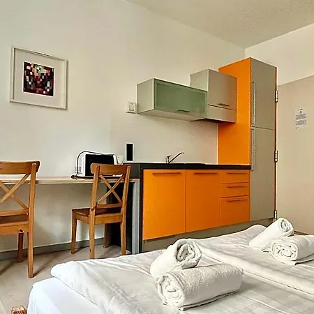 By Lr - Self Check In Aparthotel