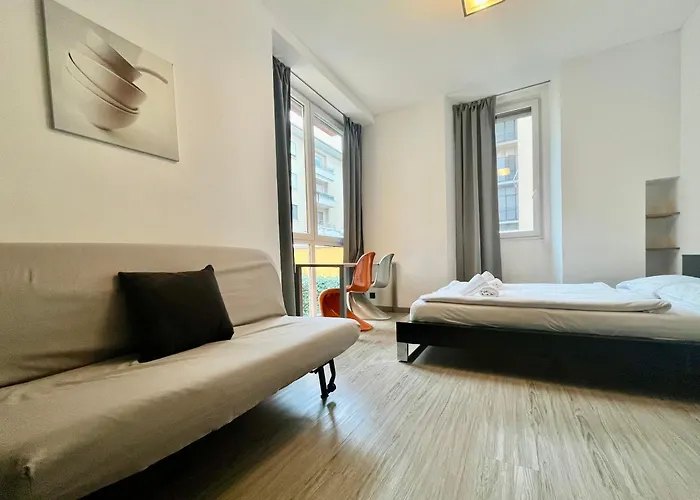 By Lr - Self Check In 3* 루가노