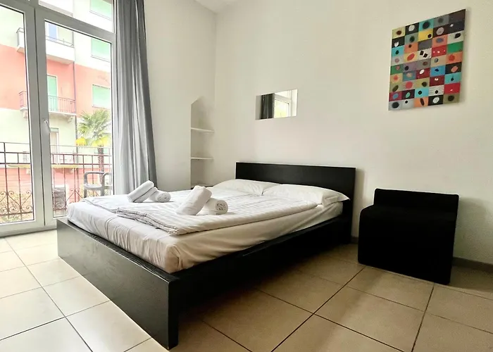 By Lr - Self Check In Aparthotel