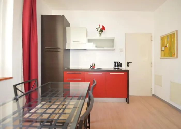 By Lr - Self Check In Apart-hotel