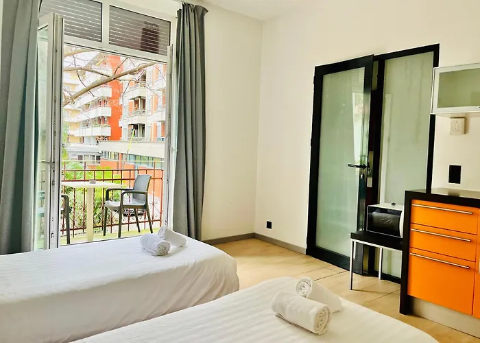 By Lr - Self Check In Apart-hotel